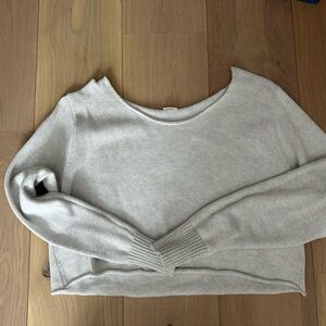 Brandy Melville Light Gray Crew Neck Sweater